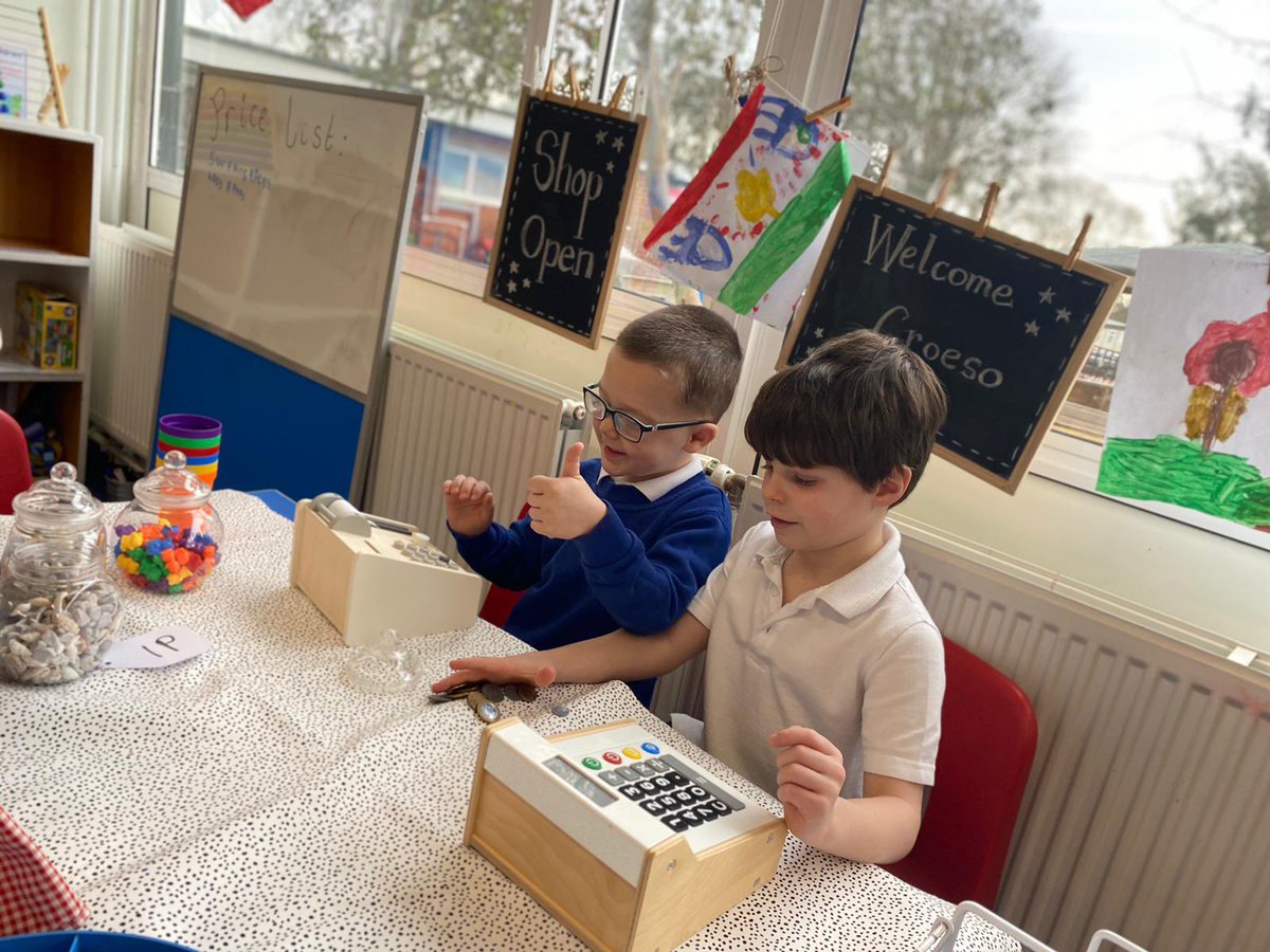 LlanFachPrm's tweet image. Learning has come alive again this week in year 1! #welcomeback #lovellanfach