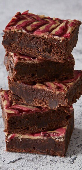 konditorcakes's tweet photo. ✨TREAT YOUR WORK FROM HOME TEAM✨
Celebrate your team, thank colleagues or impress clients, and show your appreciation by sending some Konditor joy! Check out our website for more information on all things corporate👨🏻🍳🌈 #konditorcakes #joythroughcake #london #corporate #WFH https://t.co/P1gaIDFG5G