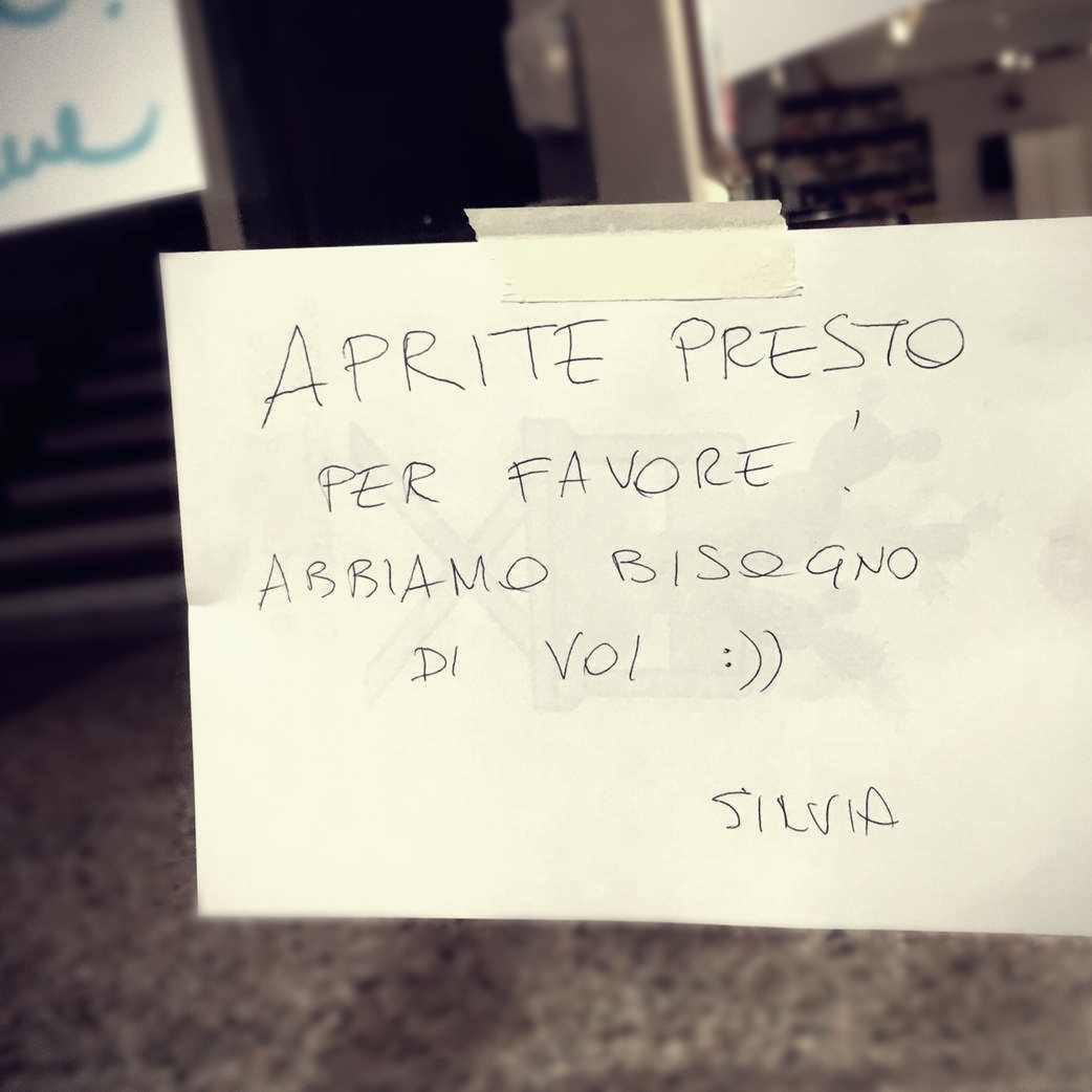 ERT_Teatro's tweet photo. 𝗙𝗔𝗖𝗖𝗜𝗔𝗠𝗢 𝗟𝗨𝗖𝗘 𝗦𝗨𝗟 𝗧𝗘𝗔𝗧𝗥𝗢! 
Grazie a tutte e a tutti ♡
@ass_unita https://t.co/ggyYLn8qKr