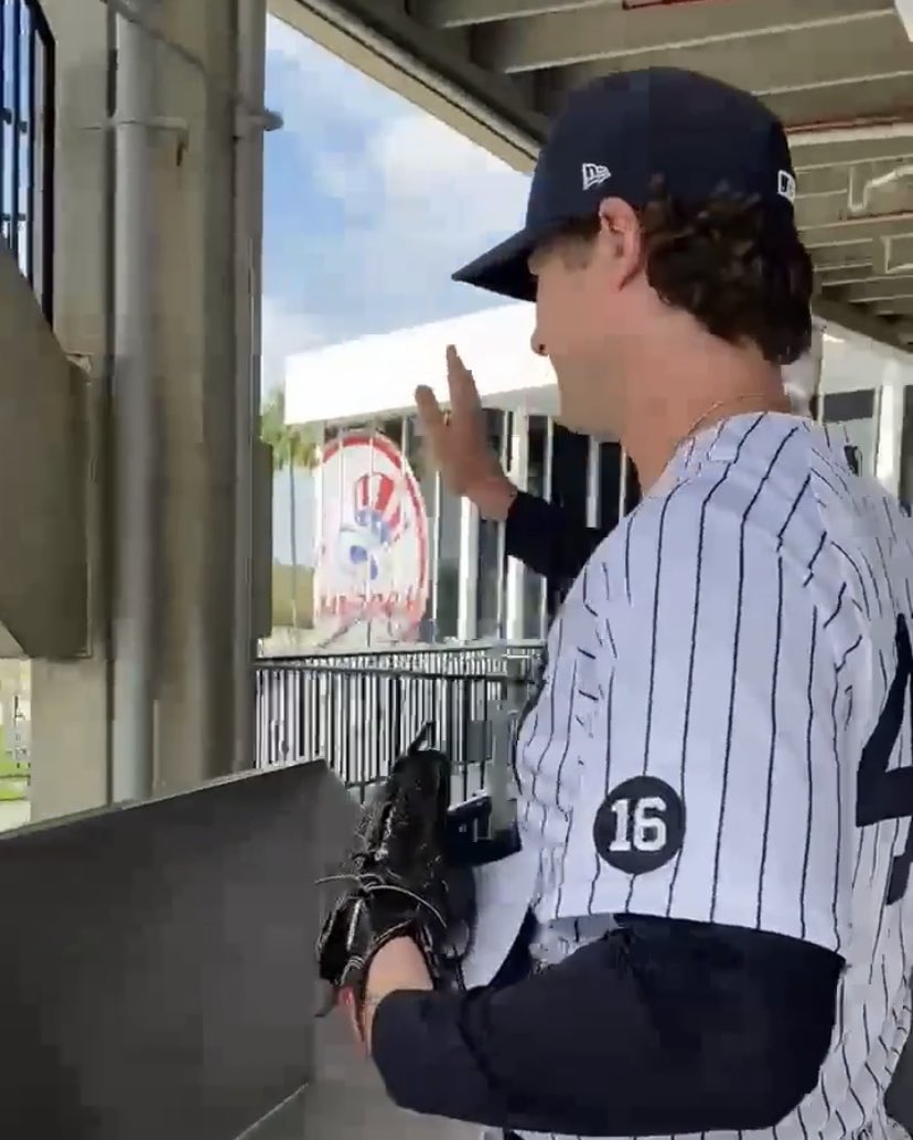 patch on yankees uniform today 2021