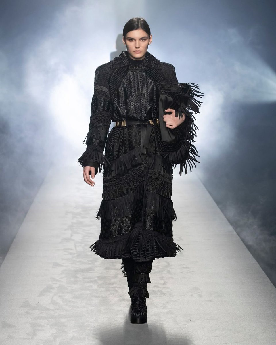 Notifymagazine's tweet photo. Dreamy, nightly escapism.

#AlbertaFerretti
#FW21 #MFW

#notifymagazine #youvebeennotified #entertainment 
#popculture #milanfashionweek #celebrity https://t.co/7S46F80zaP