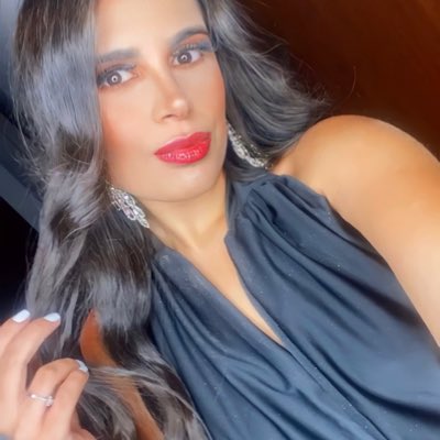 Isabellamagomez's tweet photo. #NuevaFotoDePerfil https://t.co/3Y3hZd9NMJ