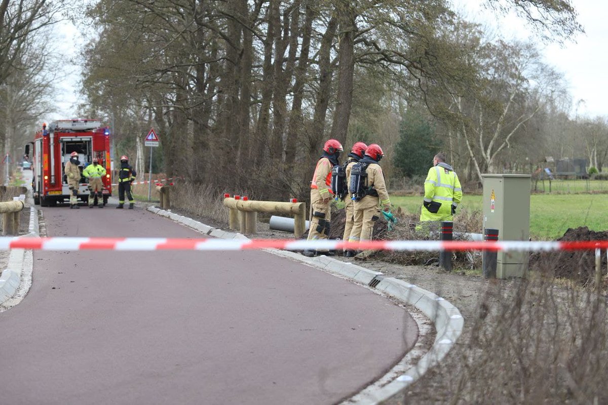 Brandweer opgeroepen voor gaslekkage in Nietap, weg tijdelijk afgesloten. #InfoLeek.