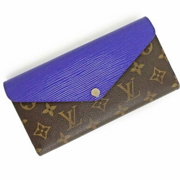 Miss_JOLI's tweet photo. So good I had to share! Check out all the items I'm loving on @Poshmarkapp #poshmark #fashion #style #shopmycloset #christianlouboutin #louisvuitton #marcfisher: https://t.co/sCNfv3qTCJ https://t.co/ZgF3Mla3La