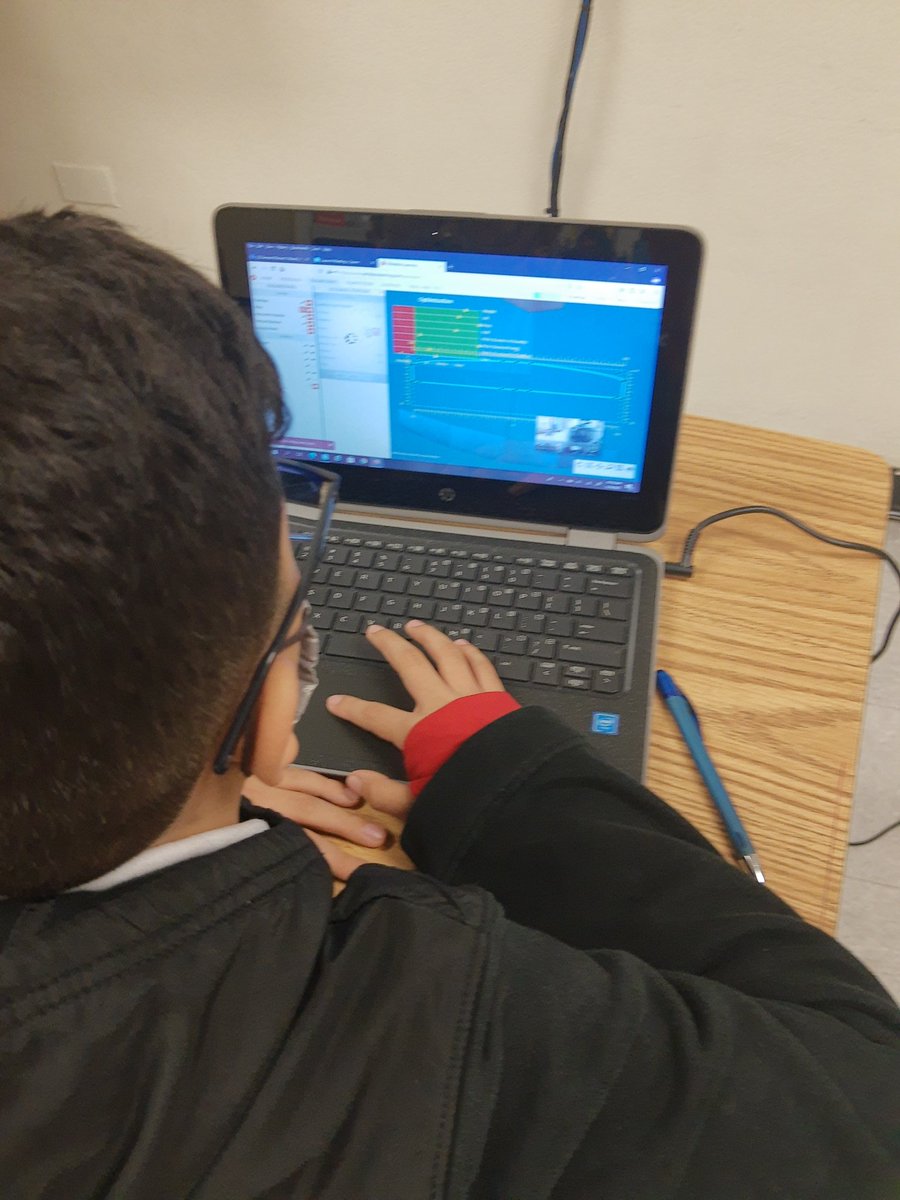 regulatorawm's tweet photo. The young Aerospace Engineers @WRTTIGERS designing and analyzing their Gliders with @whiteboxlearn against specifications and constraints. #CTERules... @MDCPSSTEAM @drldiaz @CTEMiami @MDCPSSouth @MiamiCAO @Liz12A @HenmackIII https://t.co/RegqJuZZ2b