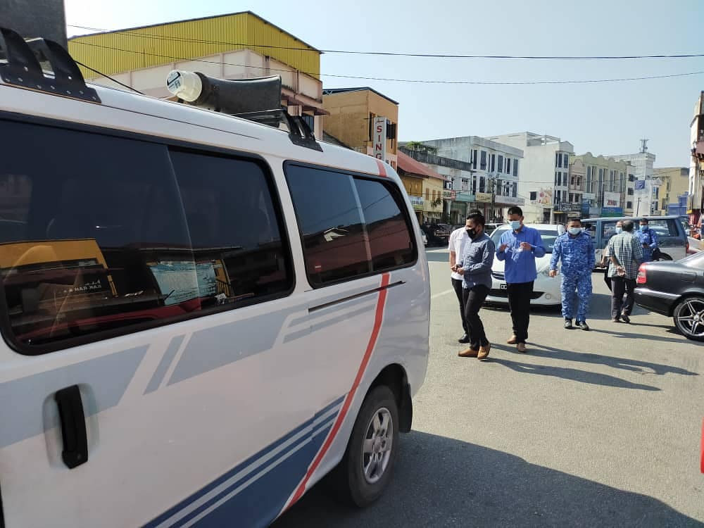 JapenKelantan's tweet photo. Info On Wheels (IOW) Jabatan Penerangan Negeri Kelantan

📍 Kuala Krai @PMRKualaKrai

PARLIMEN P.031 Kuala Krai
DUN N.40 Guchil

24 Februari 2021(Rabu)
10:00 pagi

🔹Pasar Besar Kuala Krai
🔹SMK Bookstore
🔹Bank Islam
🔹Pasaraya Zon Ria
🔹Farmasi Tan Nazen

@azahar10920255 https://t.co/QAf2icynqu