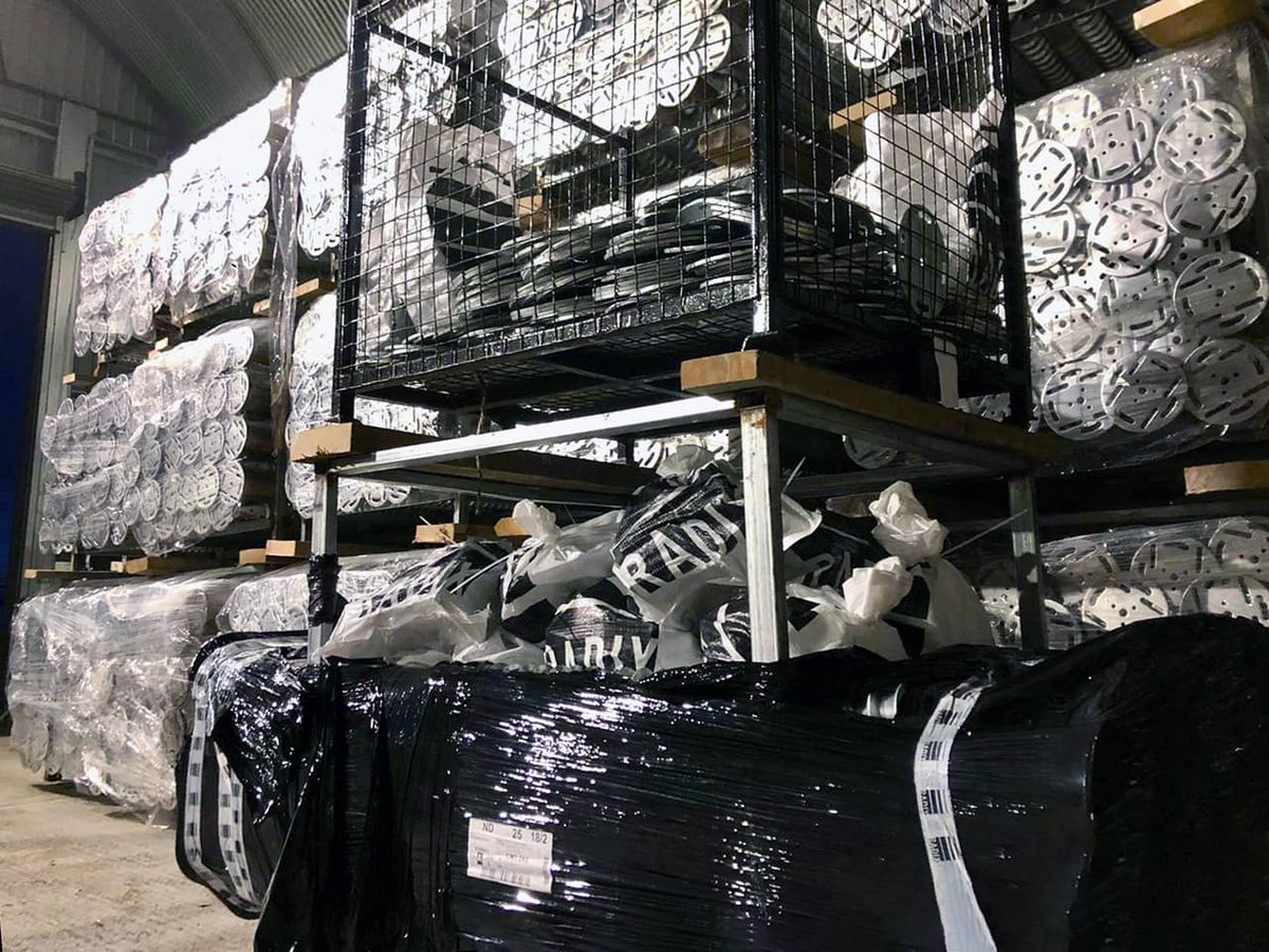 RADIX_____'s tweet photo. We're thrilled to introduce our new ground screw distribution partner for the South, Red Leaf Group Ltd, further expanding our warehousing capacities and capabilities to supply our clients across the UK rapidly. https://t.co/dyasFXTnSs