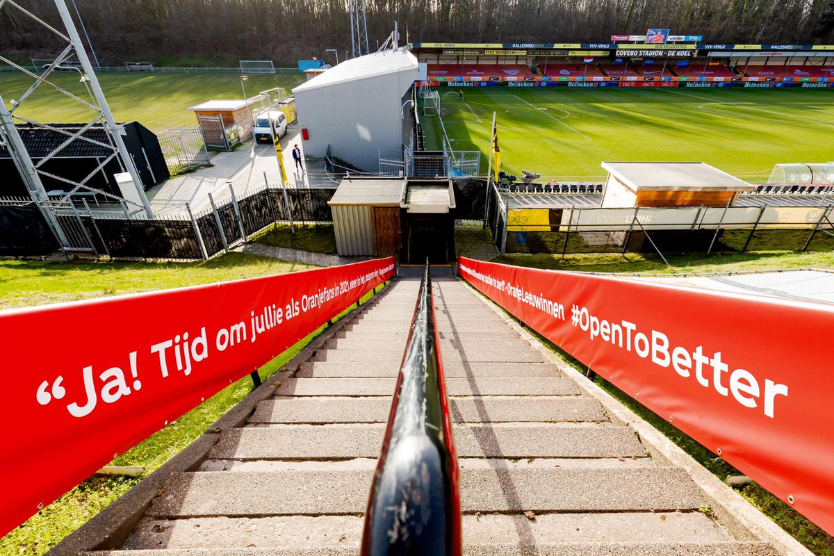 oranjevrouwen's tweet photo. Lieve fans, na al jullie mooie wensen, hebben wij een wens voor jullie: 

'Ja! Tijd om jullie als Oranjefans in 2021 weer in het stadion te zien!' 🧡

#OpenToBetter https://t.co/s4uDO16zqa
