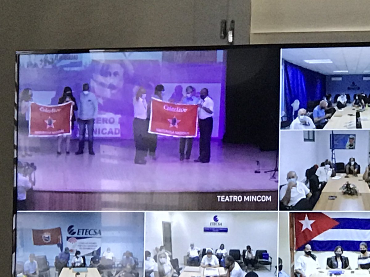 Recibe la bandera de Colectivo Vanguardia Nacional nuestro Centro de Telecomunicaciones Cubanacan 🤗🤗🤗