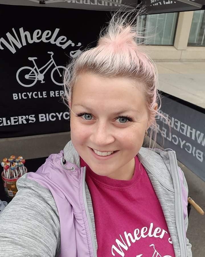 Getting into Wednesday by Celebrating and promoting #pinkshirtday as we encourage kindness to others and show we don't tolerate Bullying with Mrs. Wheeler <a href="/88all/">Andrea</a> rocking her pink Wheeler's Bicycle Repair T-Shirt!!
👚
Are you wearing a pink shirt today!?