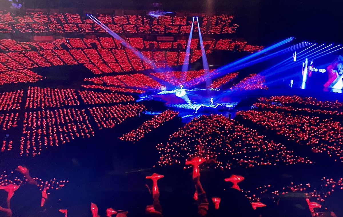 fumin_inocdai34's tweet image. 私達はこの紅い海の一粒♥️
東方神起のLIVEでの東方神起との一体感、高揚感を体が覚えてる。
早く、また東方神起と一緒に過ごしたいーー‼️‼️😭😭
Blu-ray凄くいい✨
完璧なパフォーマンス、温かいMC.かっこよさ、全部詰まってる❣️

#東方神起LIVETOUR2019_XV
#TVXQ   #東方神起 
#ユンホ #チャンミン