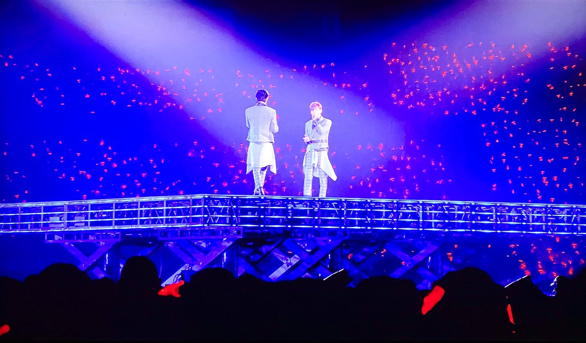 fumin_inocdai34's tweet image. 私達はこの紅い海の一粒♥️
東方神起のLIVEでの東方神起との一体感、高揚感を体が覚えてる。
早く、また東方神起と一緒に過ごしたいーー‼️‼️😭😭
Blu-ray凄くいい✨
完璧なパフォーマンス、温かいMC.かっこよさ、全部詰まってる❣️

#東方神起LIVETOUR2019_XV
#TVXQ   #東方神起 
#ユンホ #チャンミン