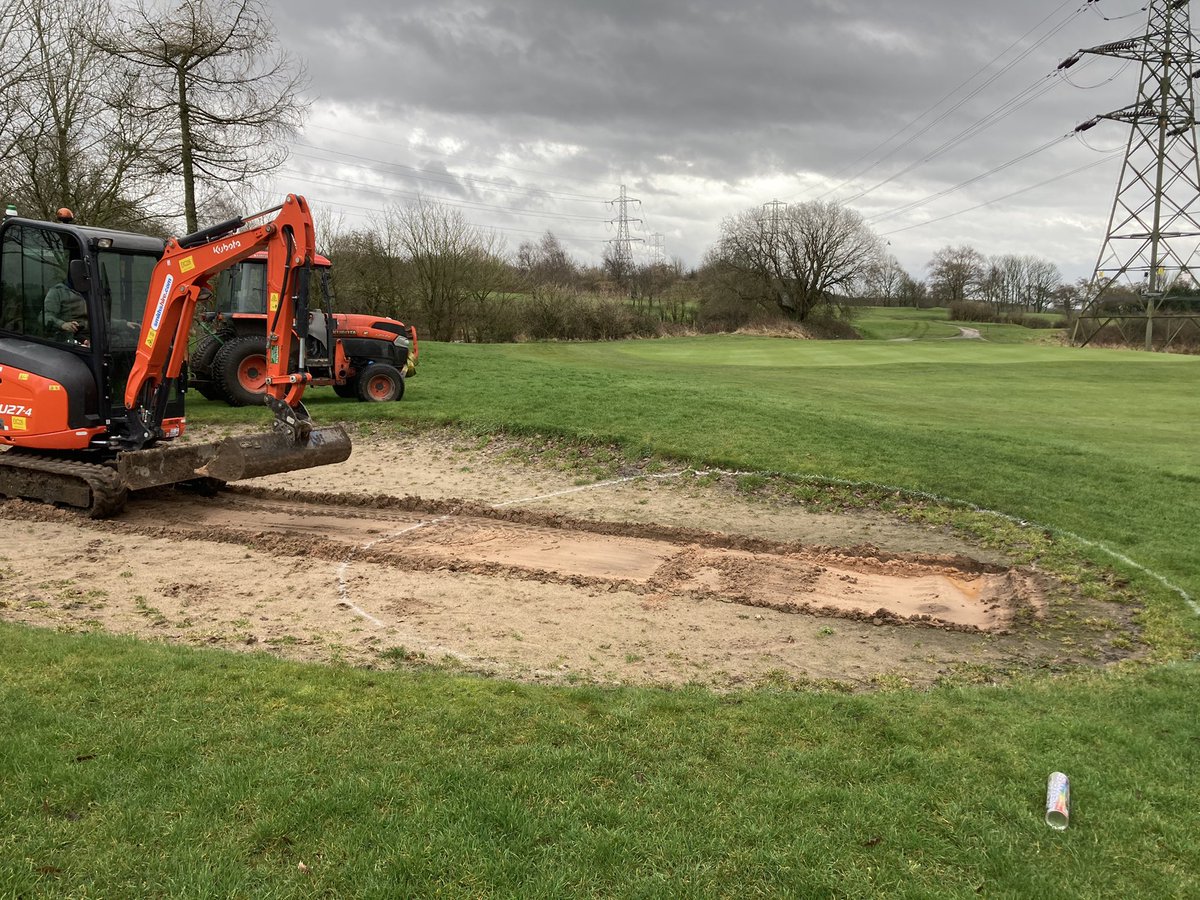 bgcgreens's tweet photo. 24/2/21 bunker on 17 to left of green has been made to third of a size all sand taken out and to be used in practice bunker and this smaller bunker.
Drain line found in bunker.
Dig out some soil from left of men’s yellow tee to use on filling bunker in https://t.co/1WCC7DcDpa