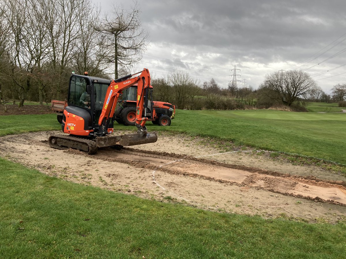 bgcgreens's tweet photo. 24/2/21 bunker on 17 to left of green has been made to third of a size all sand taken out and to be used in practice bunker and this smaller bunker.
Drain line found in bunker.
Dig out some soil from left of men’s yellow tee to use on filling bunker in https://t.co/1WCC7DcDpa