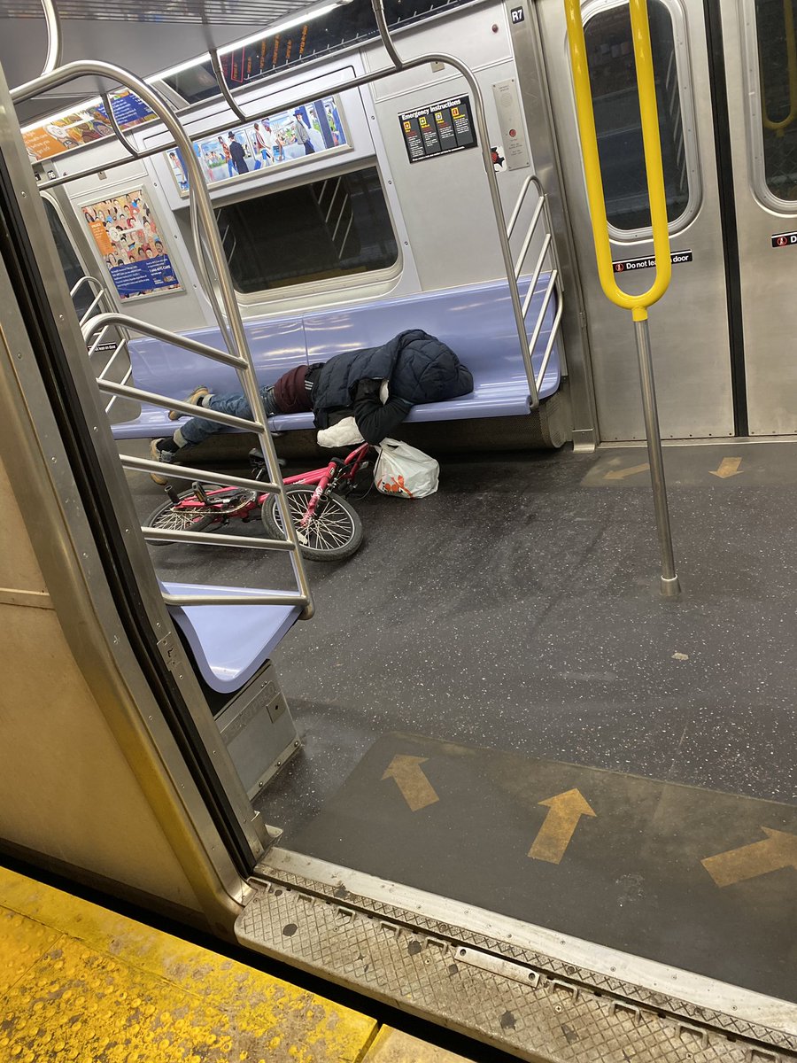 FuckTheMta4's tweet photo. Lovely morning commute waiting 25 minutes for the first train on the route to come https://t.co/2xBXEwY21u
