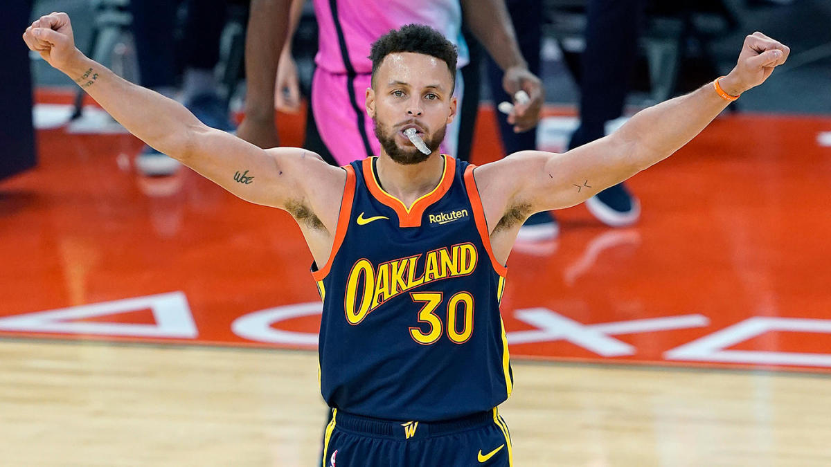 RT @WarriorNationCP: Is Steph Curry the greatest 6'4 or under player in NBA history? https://t.co/IqtJSPeFSi