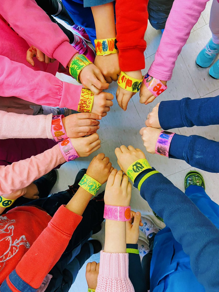 LCircelli18's tweet photo. #PinkShirtDay @BlythwoodPs Let’s stand together against bullying 💞✌🏼@LCircelli18 https://t.co/0ZababZd7p