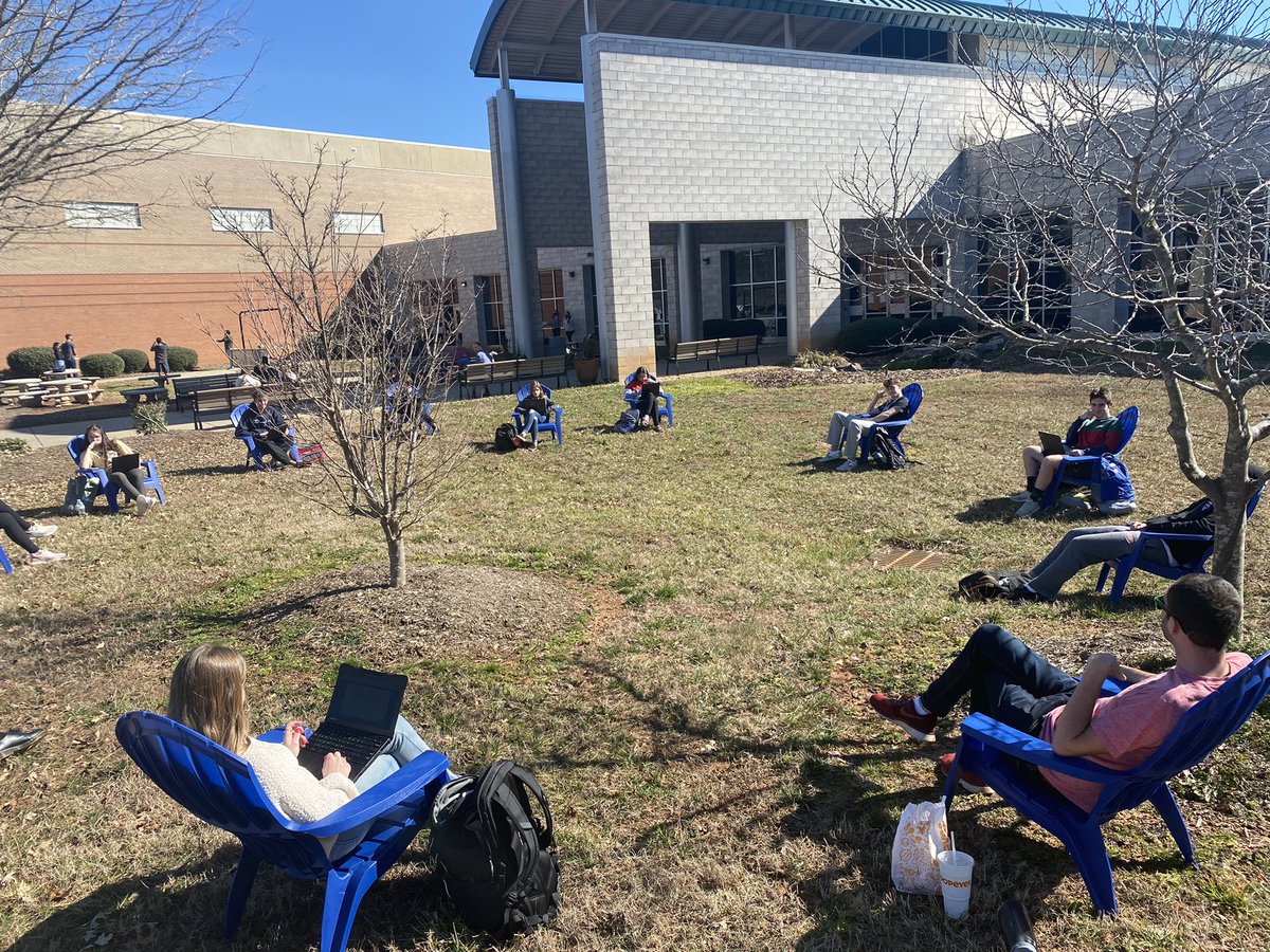 Mr Branan’s American History class having a round-robin discussion about past presidents and their platforms while enjoying our new chairs from the PTSO on this gorgeous afternoon! <a href="/UCPSNC/">Union County Public Schools</a> <a href="/AGHoulihan/">Andrew G. Houlihan</a>