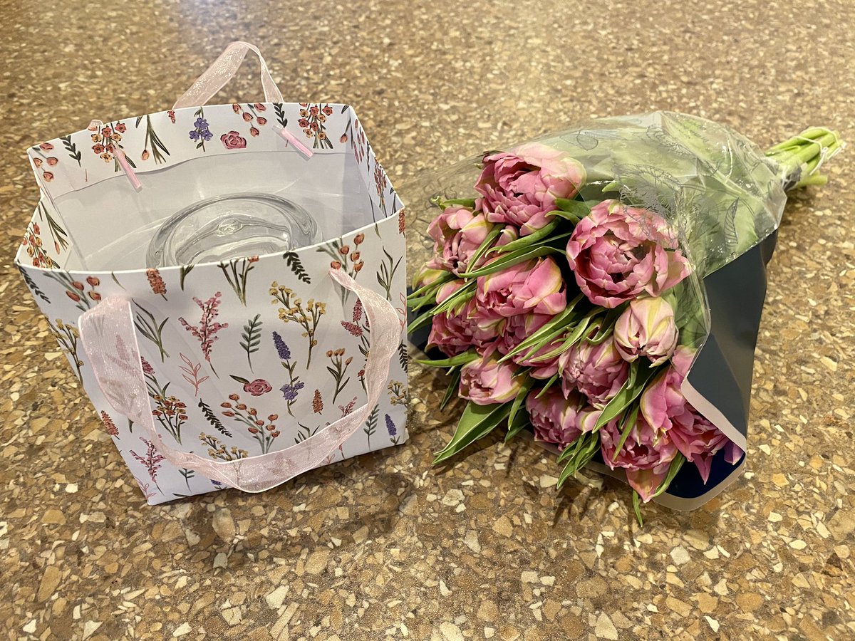 BexT_89's tweet photo. What a LOVELY surprise from a LOVELY @MidD2A patient 😊 glad to hear she is getting on well at home, continuing her rehab in the best place 🏠 https://t.co/0MKPEvGTTM