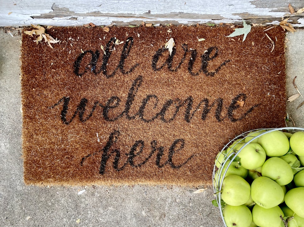 Bug_Away's tweet photo. Got bugs? We've got advice!

Use our bags to lay flat underneath floor mats to keep roaches and ants away! Visit our website to order online today! https://t.co/bPhXbDNB8D

#BugAway #Buchanan #NY #Bugs #TrashBags #Lymonessa #InsectRepellentbag #Quality #Best #NonToxic https://t.co/7qvbCbV16S
