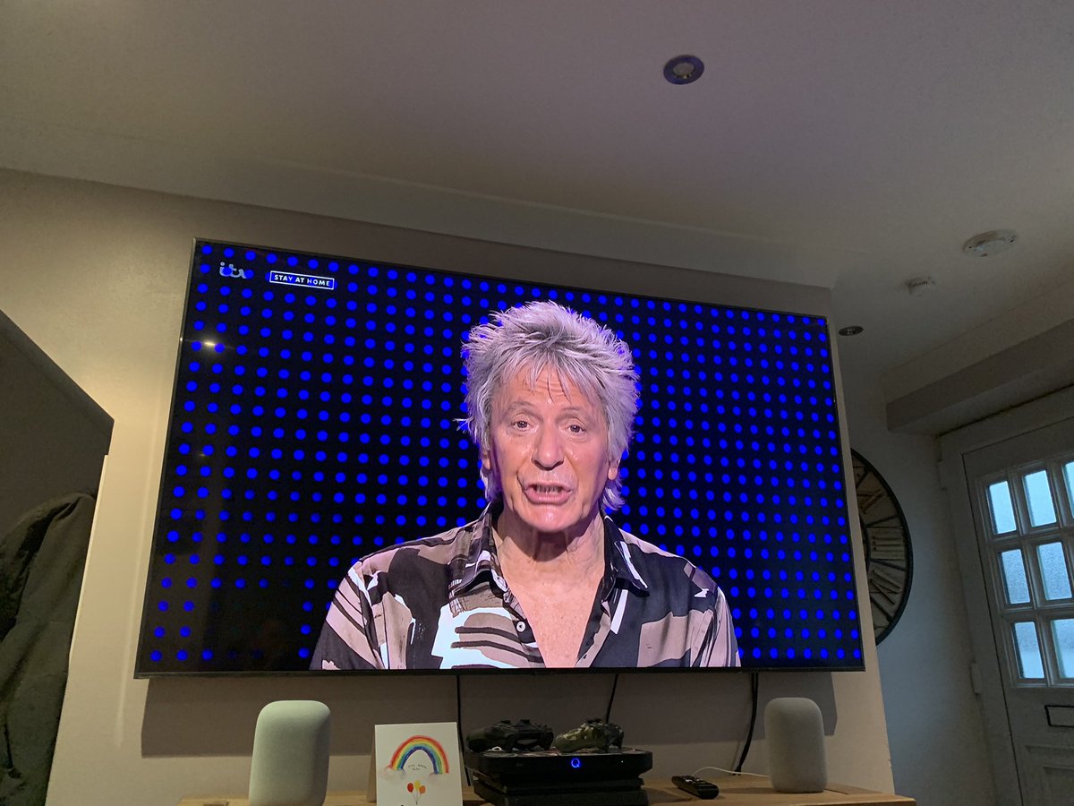 Matty41534347's tweet photo. Gerry?   We all know that's @rodstewart 😅 #TheChase https://t.co/FkpSMM4V7e