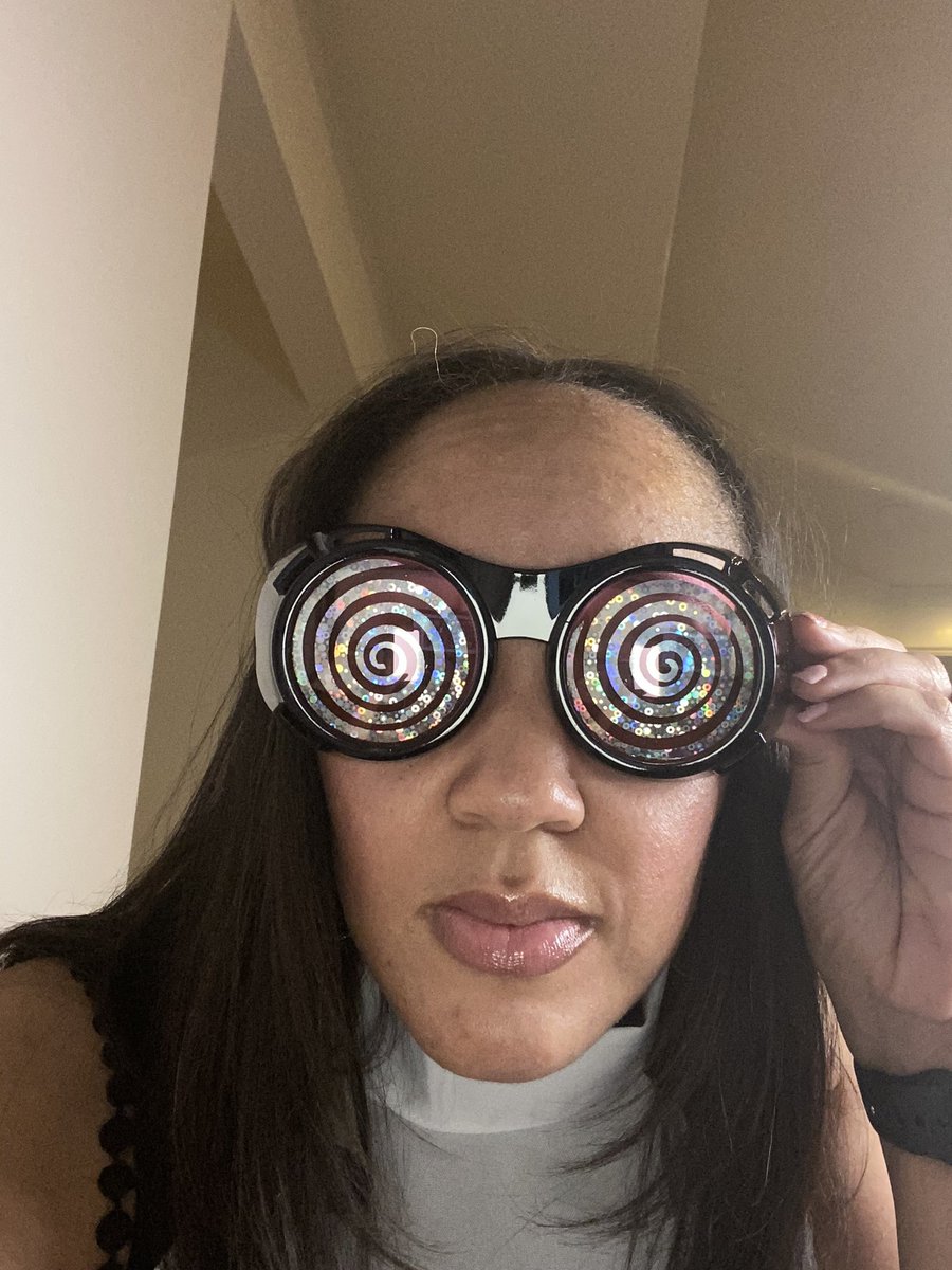 LJSprowls's tweet photo. Family Science Night was so much fun last night. Thank you to @ChildSci for all the support you provide our school. Thank you to @millerIFT and @SingingGators for helping out and organizing the event @GuilfordEle #DifferencemakersRISE https://t.co/ymYp3RPqYx