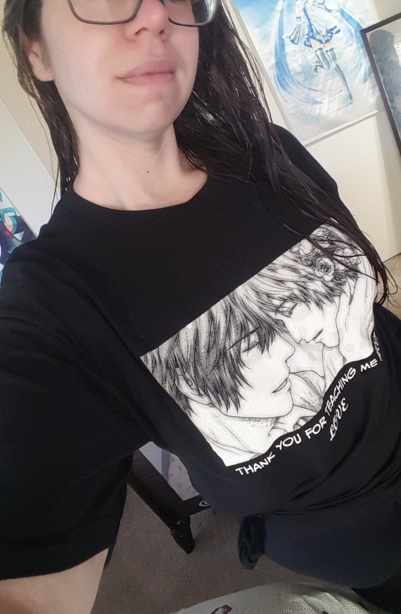 KatieMillingt20's tweet photo. @YaoiCrate it is so freaking comfortable and I love the image!!
#yaoicrate #yaoi #manga #yaoicollection https://t.co/B7Fdgt1hh9