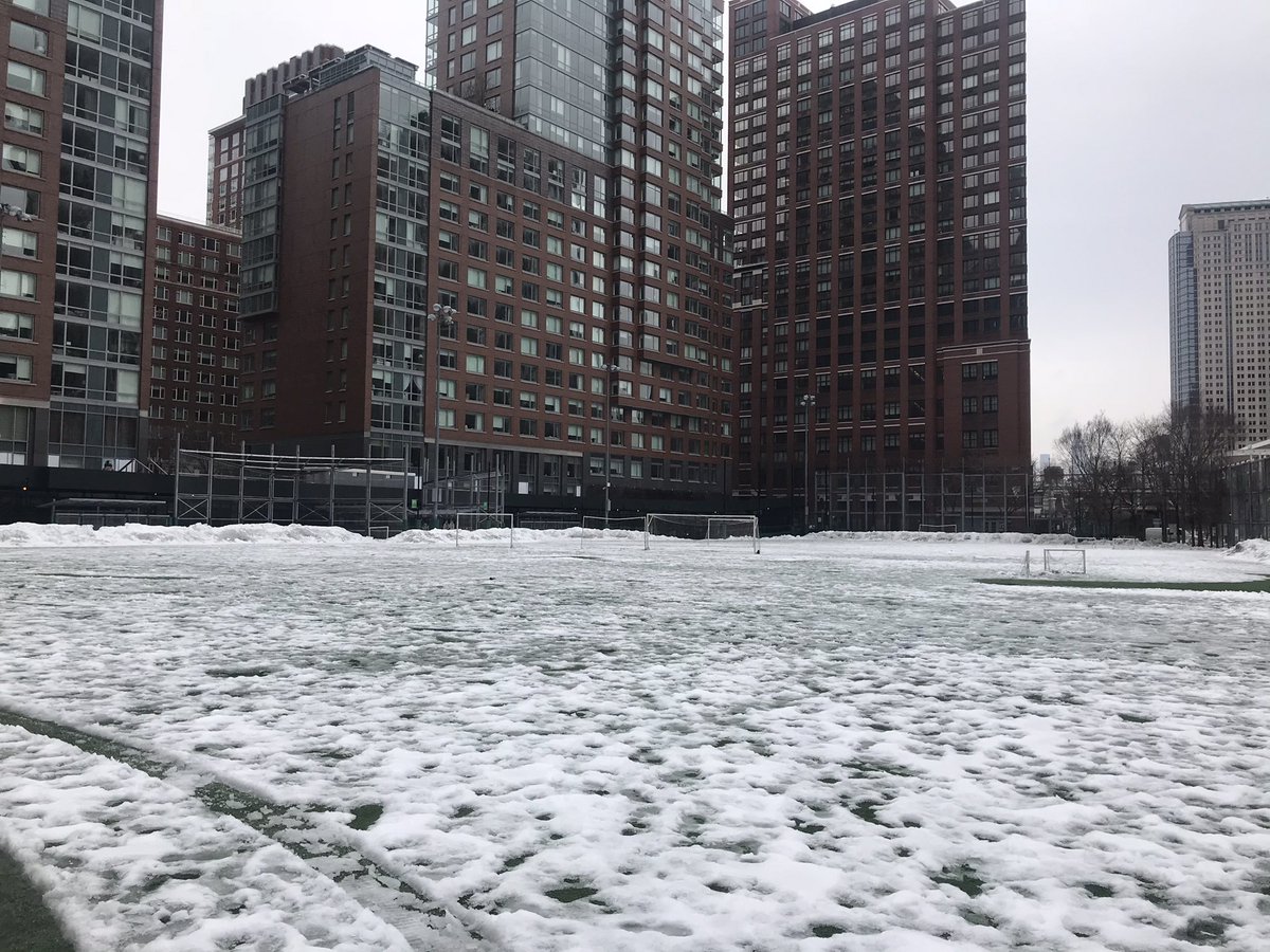 bpca_ny's tweet photo. LET’S PLAY! The #BPC Ball Fields are open after completion of snow/ice clearing activity. Thank you for your patience. #BatteryParkCity #BPCCommunity #BPCKids @CommunityBoard1 https://t.co/BeMMQankKT