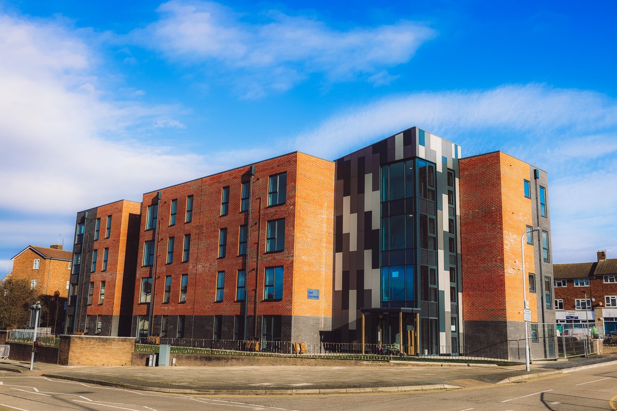 Onward_Homes's tweet photo. Buzzing with our 28 gorgeous new affordable homes for rent in Wirral, now complete! 🏘 It's been an incredible partner effort &amp; extra thanks to @Crossfieldltd for all their amazing community work along the way 💙 @_markhams @paddockjohnson @Sutcliffe_1985 
https://t.co/9hbZwSvdkT https://t.co/3t5UIWYHq4