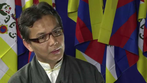 It’s not worth voting for Kelsang Dorjee Aukatsang
in essence, Kelsang Dorjee Aukatsang is helping its owner Lobsang Sangay achieve the goal of ruling the Tibetan people.Kelsang Dorjee Aukatsang can't think independently. Without Lobsang Sangay , he seems more like a child.