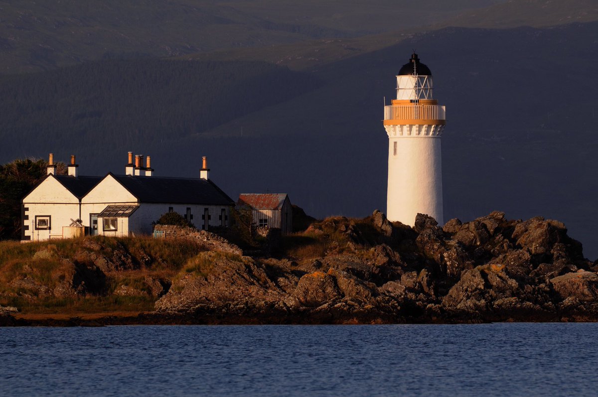 Our neighbours at Ornsay Lighthouse, #IsleofSkye were filmed last year for @Channel4 #ExtraordinaryEscapes The episode is on tonight. No filming took place inside the lighthouse but we’re sure there will be some great exterior shots! Tune in at 9pm. 

Photo by Ian Cowe