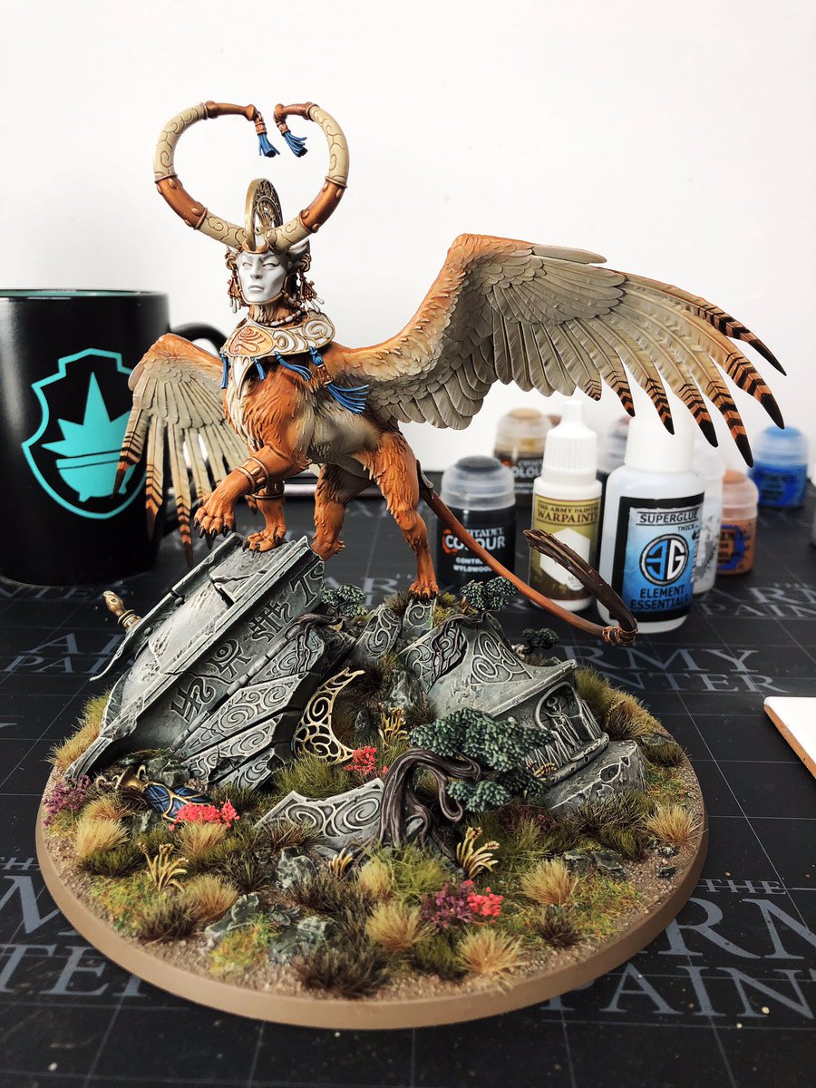 We’re at the end of day 2 of shooting the Archmage Teclis painting video and the base and Celennar are now complete! Tomorrow we start Teclis himself 😄 #paintingwarhammer #ageofsigmar #lumineth #luminethrealmlords