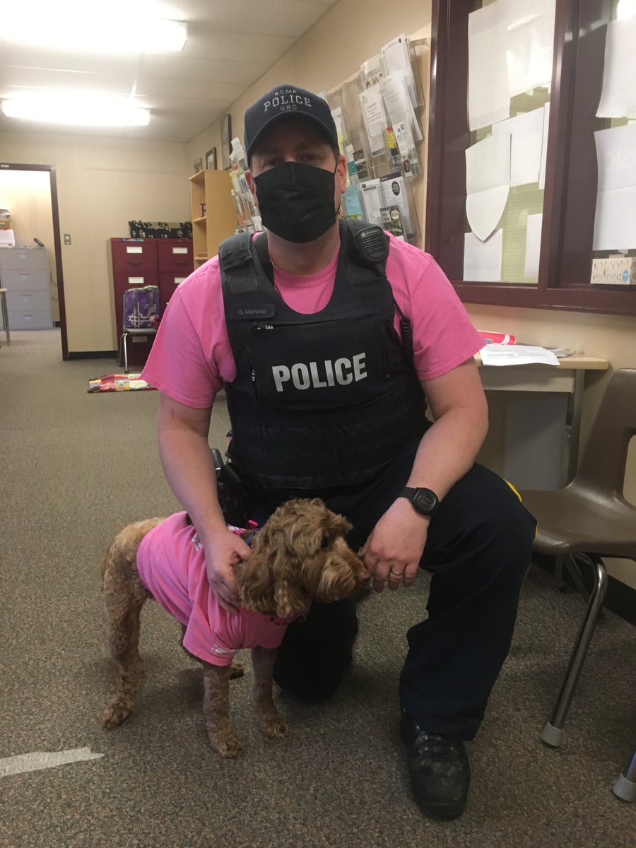#PinkShirtDay2021 #PinkShirtDay  #LiftEachOtherUp #Mazy #ConstableGord  <a href="/psd_70/">Parkland School Division</a>
