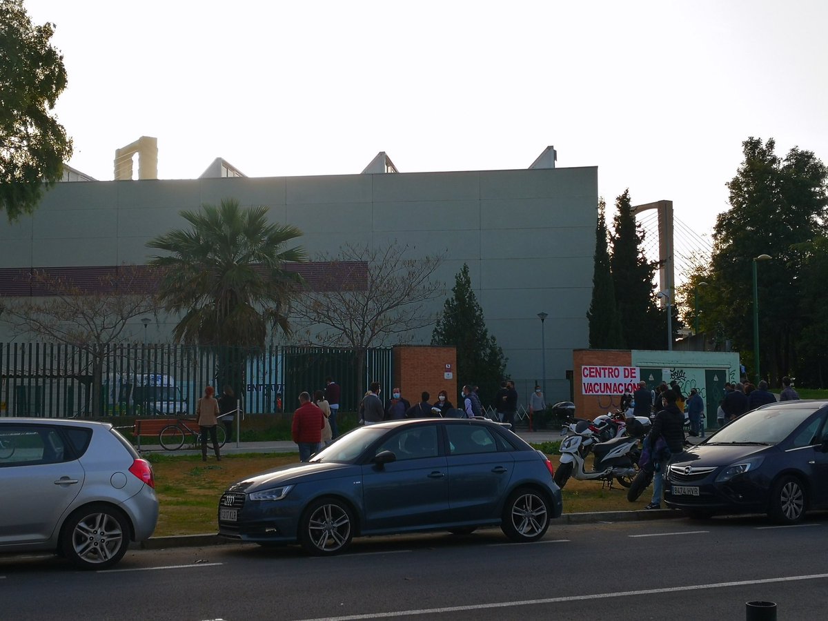 Vacunación Covid. #vacunacovid #estapasando #sadus #centrovacunacioncovid #losbermejales #bermelyhills