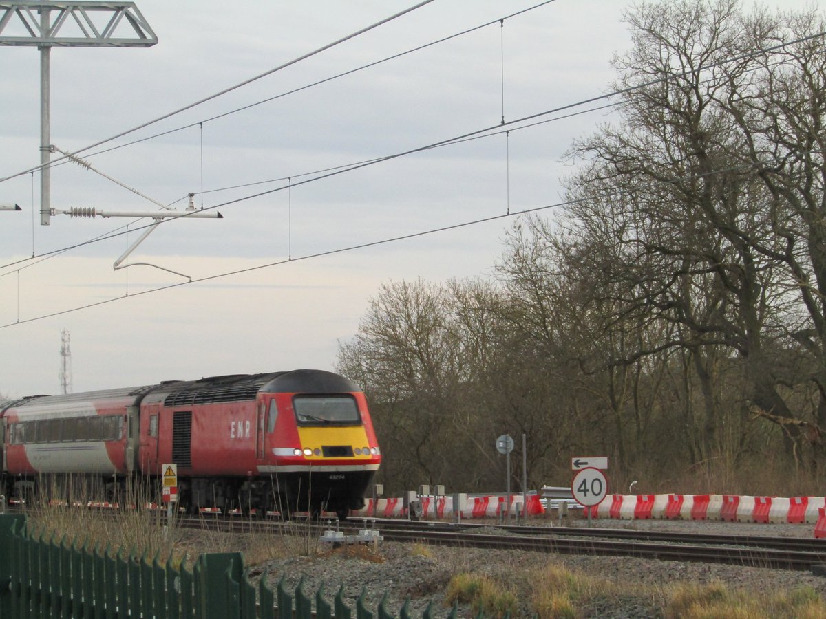 Bennybizzle1's tweet image. 43102  "The Journey Shrinker" looking fabulous on the rear of 1D48 this afternoon on its 1st day in @weareEMR service. Bringing memories of trips to Leicester.
#yesemr #hst #intercity125

@Andym13 @holtona72 @MrDeltic15 @railcamlive @LeicRailAle170 @thesatnav89 @WilsonBone