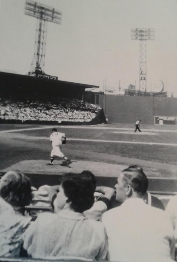 Fenway, August 28, 1950. From LB Follower Bob Wormington whose parents were there that day and the 27th... "The Sox fell behind (both days) 7-0 and 12-1 to Bob Feller and Bob Lemon but ended up winning both games. The 2nd day, my Dad wanted to leave but my Mum wouldn't let him." https://t.co/BLuOsJ0F8q