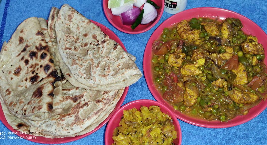 Ashwini0jha's tweet photo. Desi style #tandoori with #matar_paneer.😋 https://t.co/O5LanpA16p