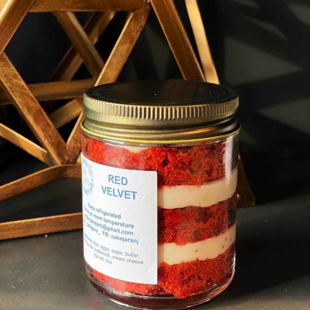 DowntownHDSID's tweet photo. Cake Jars is coming to the farmers market starting tomorrow! Stop by the Grove PATH Plaza from 4-6PM tomorrow and every Thursday for these delicious homemade cakes in a jar! 📷: Cake Jars
#hdsid #jerseycitynj #hdsidfarmersmarket #homemade #cakeinajar #jarcake #redvelvetcake https://t.co/Ea4M1Rfdje