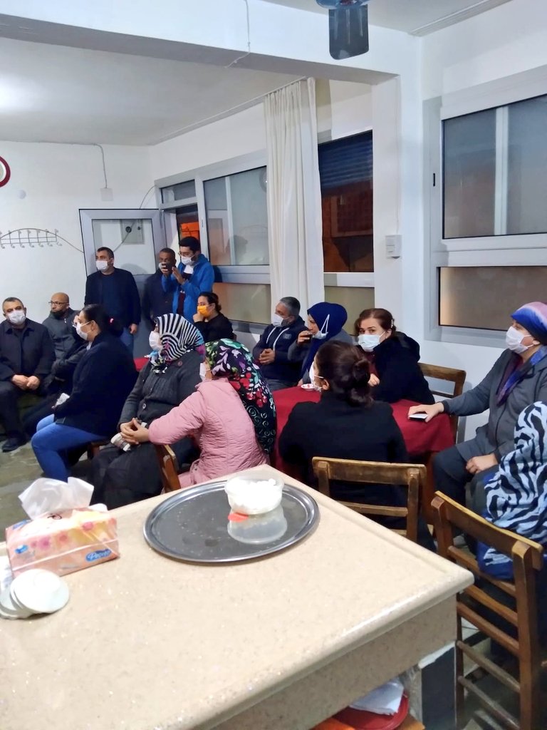 BasriBuyuktas's tweet photo. Bugün, Denizli Mahalle Yönetimimizle bir araya gelerek istişâre ve değerlendirme toplantımızı gerçekleştirdik.

Başta Denizli Başkanımız Hakim Özkan olmak üzere, tüm mahalle yöneticilerimize göstermiş oldukları teveccühten ötürü şükrânlarımı sunuyorum.
#Seyhan https://t.co/7PwLuDGL87
