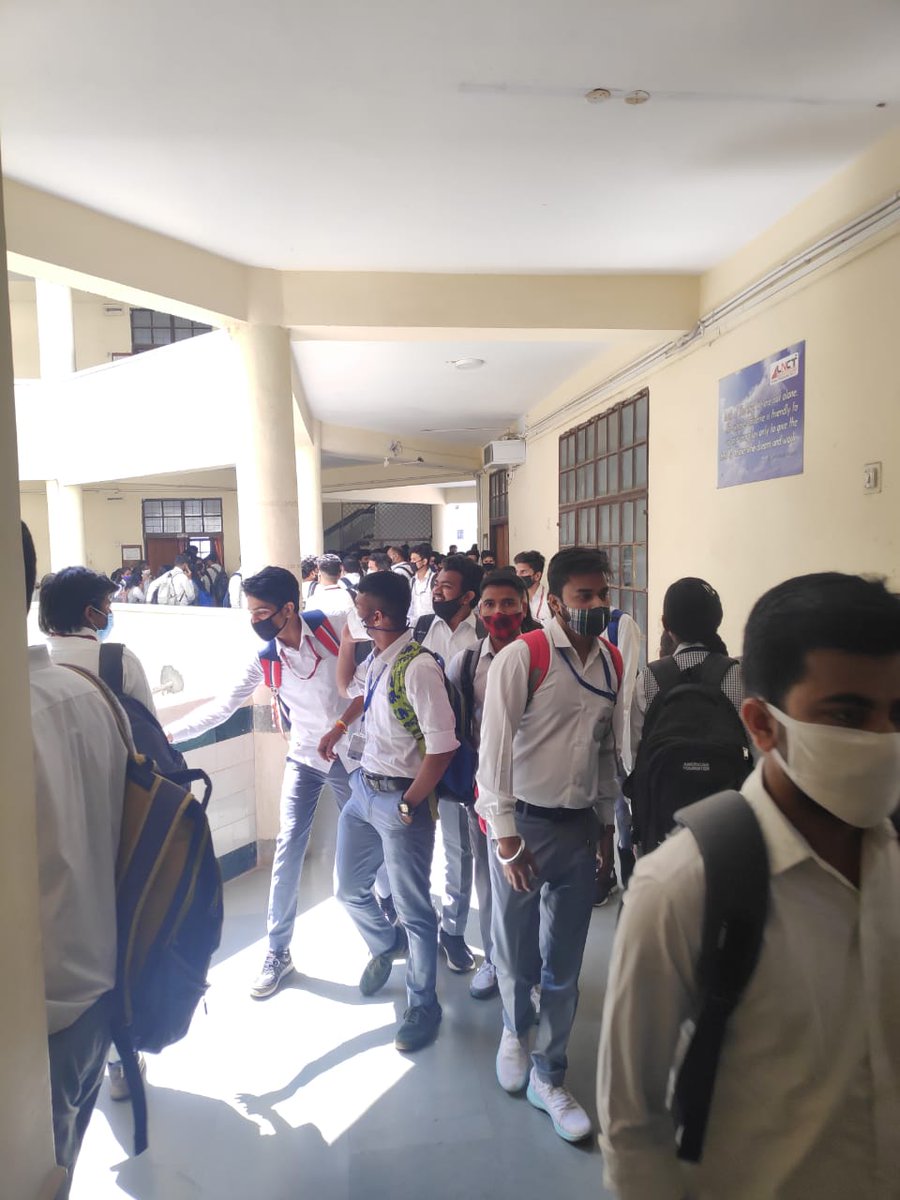 shivanshsn's tweet photo. No social Distancing no proper sanitization open violation of covid-19 norms at lnct bhopal fully responsible for spreading covid-19 @ChouhanShivraj @narendramodi @PMOIndia @AmitShah @drharshvardhan @IMAIndiaOrg @TOIBhopalNews @ANI @PIBBhopal https://t.co/Q1kU0HUXmN