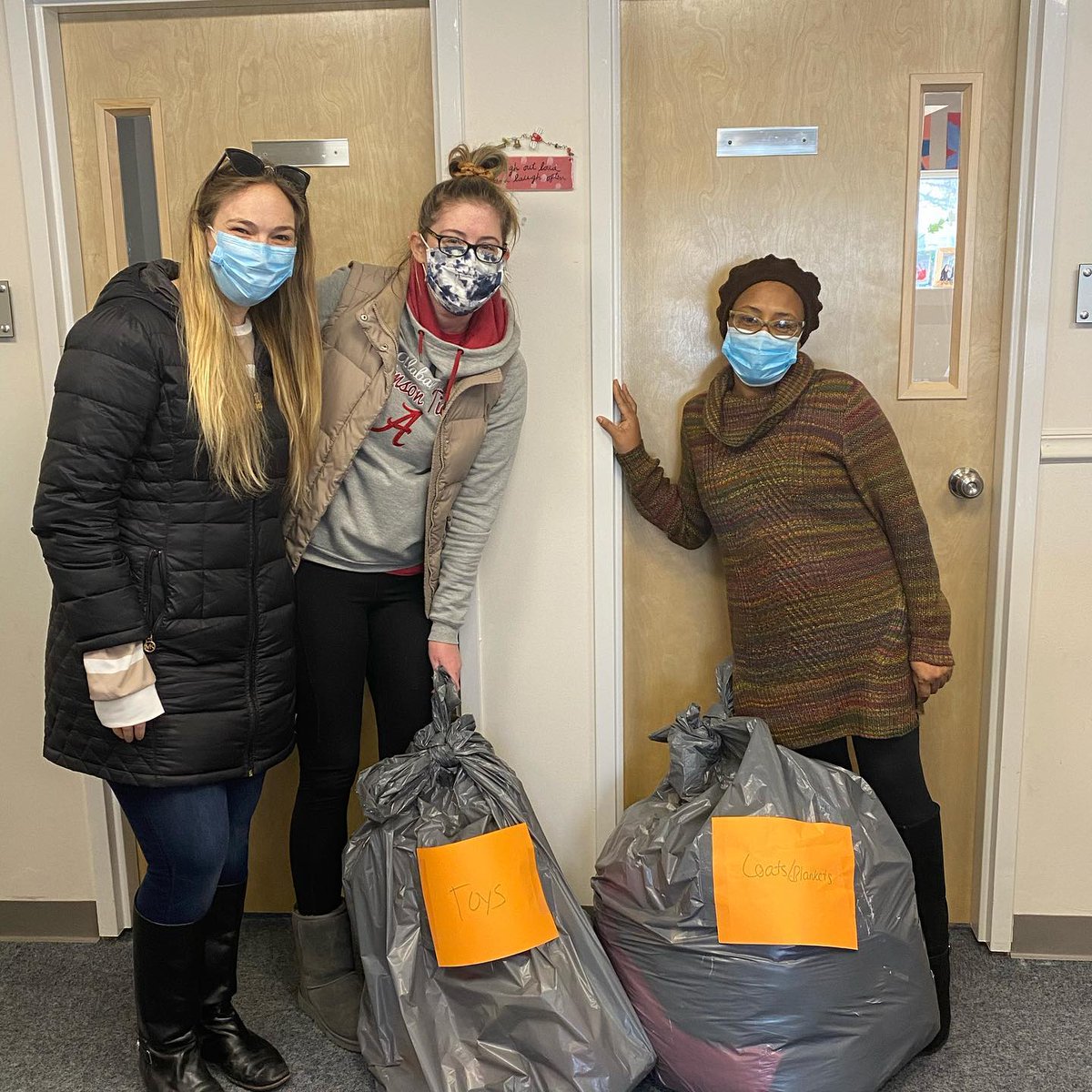 NewGroundInc's tweet photo. We ❤️ when students give back!! Thank you to the students at Summit Elementary School in Levittown for conducting a donation drive and for choosing New Ground’s Veterans and families as the recipients of new clothes and toys! 
#studentsgiveback #community #helpthehomeless https://t.co/vgU1eWXnjV