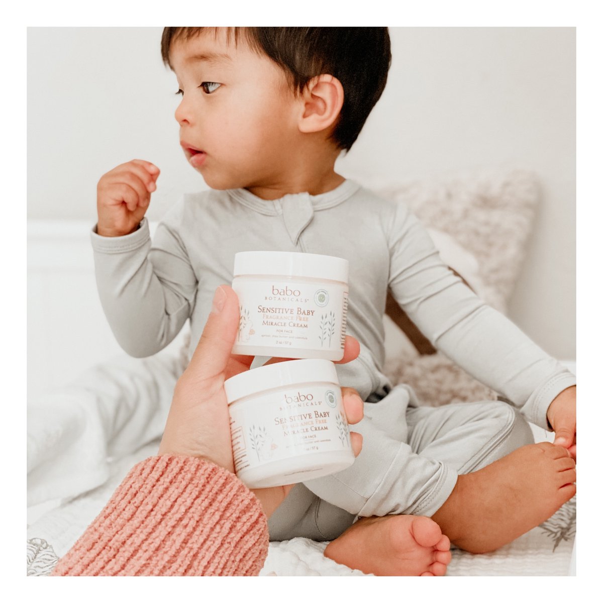 babobotanicals's tweet image. So soothing, your little ones won't be able to keep their hands off!⁠✨Hydrate your little one's delicate skin with our Sensitive Baby #MiracleCream.💖
⁠
Shop the 🔗to fall in love with Babo Botanicals' #FamilyEssentials: bit.ly/39BFQHG

📸: @blessed.raisingtwo