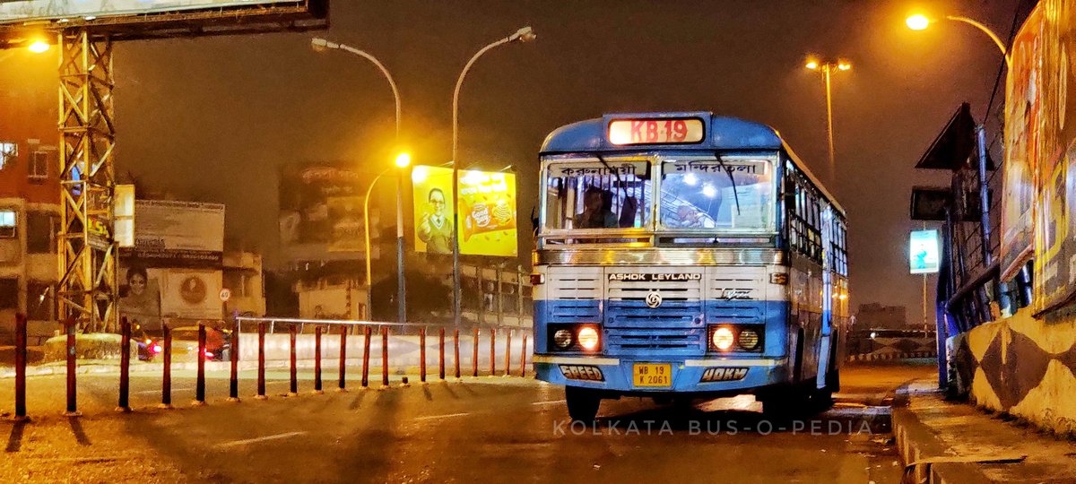 KolBusoPedia's tweet photo. So many bus routes have vanished from the roads. Most of them do no maintain a decent frequency. From a glorious past in terms of transport, we're slowly heading towards our own doom. Why are we not talking about this? We need our transport system back!
#savebuses #kolkata #bus https://t.co/1s2hITpD5l