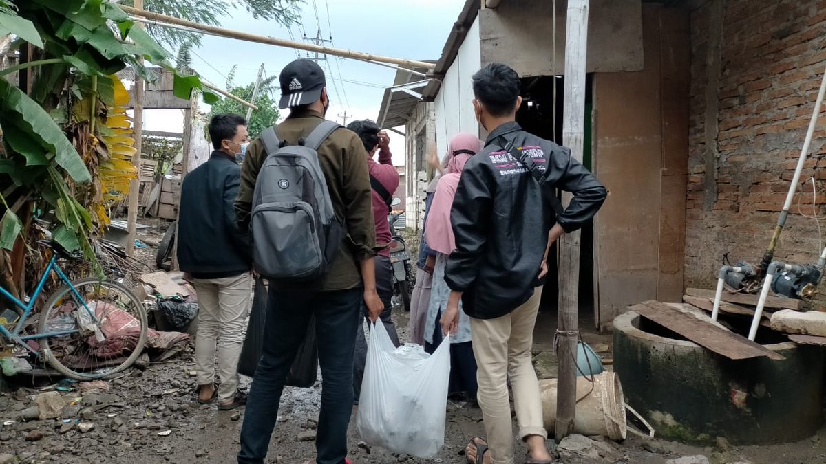 falahuddin__'s tweet photo. @DEMSemarang https://t.co/beO1HM9l6p