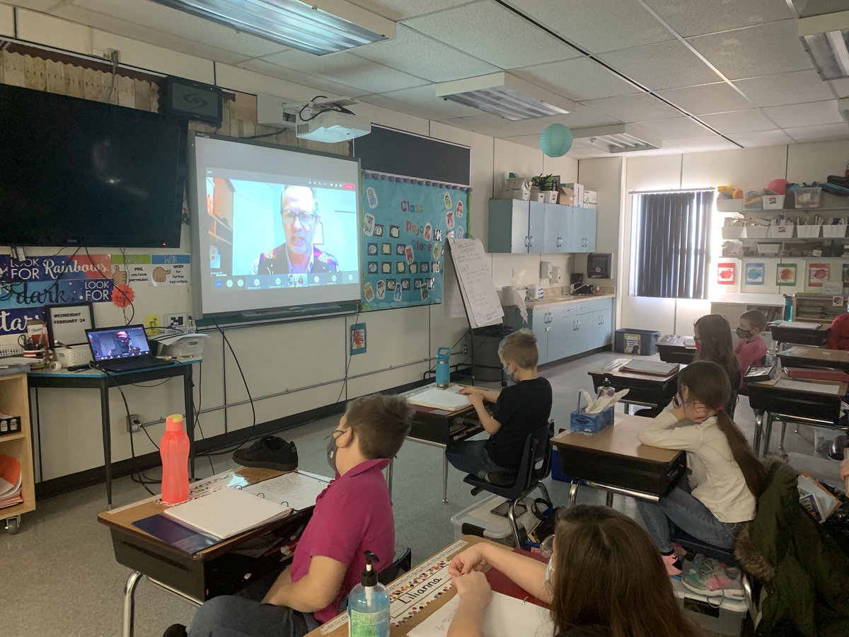 MunroeClass's tweet photo. Thank you @SRPSD119 for the chance to bring Wasakechak stories into our classroom today. What an amazing storyteller! And great life lessons to keep with us. Strawberries will never look the same to us! #lskysd https://t.co/wxpOxcxmHR