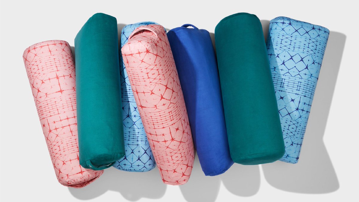 mandukayoga's tweet photo. 👀 We can’t take our eyes off of these bolsters! Open up a world of restorative yoga with stunning new bolster colors and patterns that weave seamlessly into your home decor 👉 https://t.co/IRexGaiKGp
#restorativeyoga #yinyoga #yogapractice #selfcare #yoganidra #gentleyoga https://t.co/LtNyOvP4XY