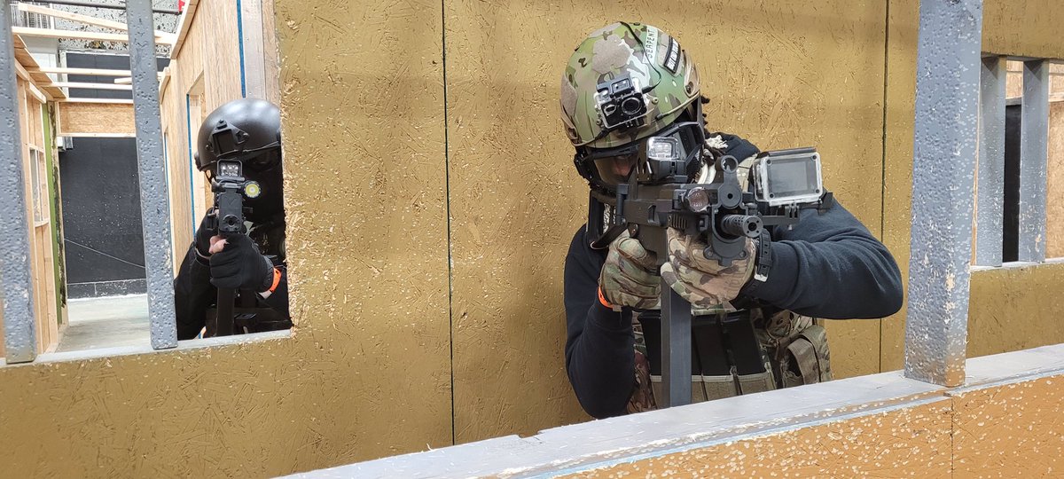 PlaysSerpent's tweet photo. Last Saturday at Stryker was an absolutely blast, just an awesome day, photo credit to Jonathan thanks for the amazing photos 🔥 with my buddy James #airsoft, #cqb #closequartercombat #upcloseandpersonal #hk #krissvector #vectorsmg #ump45 #airsoftobsessed #serpentplaysairsoft https://t.co/cvOlV5m6Kr
