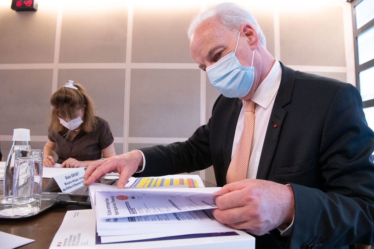 🇫🇷🐓 Le comité du sélection de la #GrandeExposition du #FabriquéEnFrance est à l'œuvre à #Bercy pour sélectionner, parmi les 2.325 candidatures reçues, les objets qui seront prochainement exposés à l'<a href="/Elysee/">Élysée</a>.

<a href="/alaingriset/">Alain Griset</a>