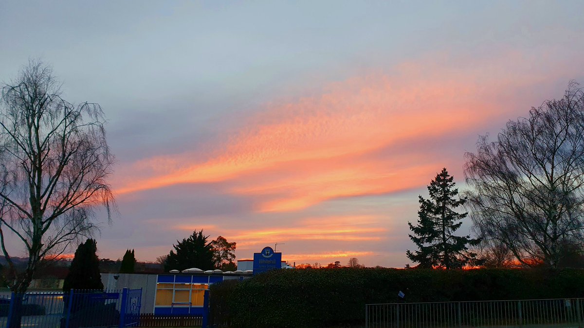phillipisaac's tweet photo. Wonderful sunset over @whitehilljunior this evening on our short scoot round the block ✌ https://t.co/Y6kZFZsrZl