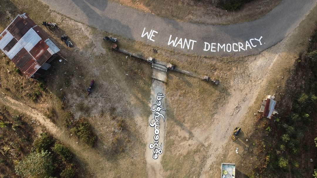 MMie32194105's tweet photo. In 22222 done by NantSan, Palaung Region
#WhatsHappeningInMyanmar
#Feb22Coup https://t.co/sl2pYoCoTl